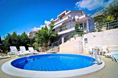 Ferienhaus mit Pool in Makarska für 11 Personen